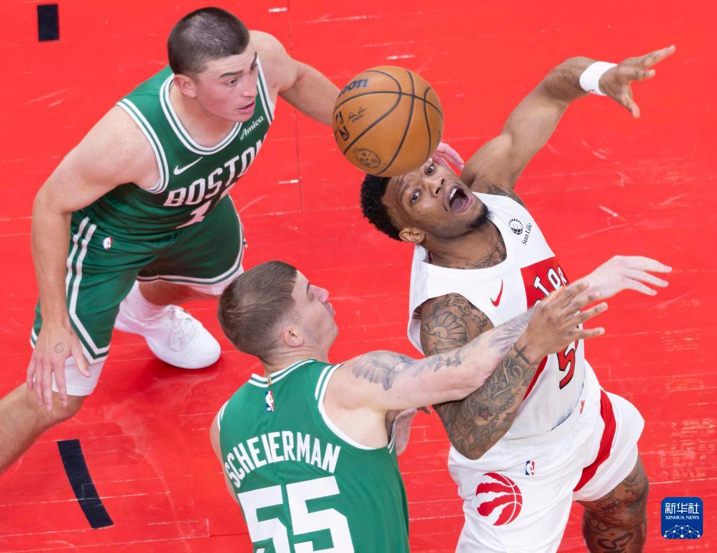 当日, 伦多举行的, NBA季前
