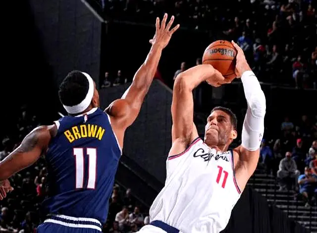 球员们在场, 稳稳地站在