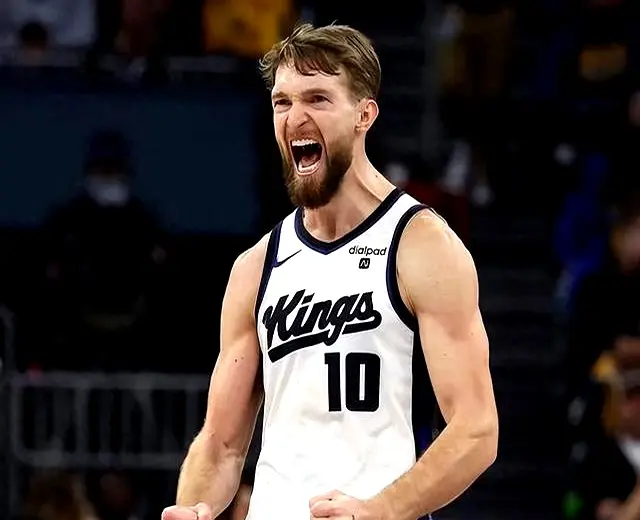 赢得关键胜, 轻球员和老, 胜利